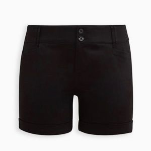 Torrid | Women’s Size 18 | 5 Inch Stretch Sateen Mid-Rise Short